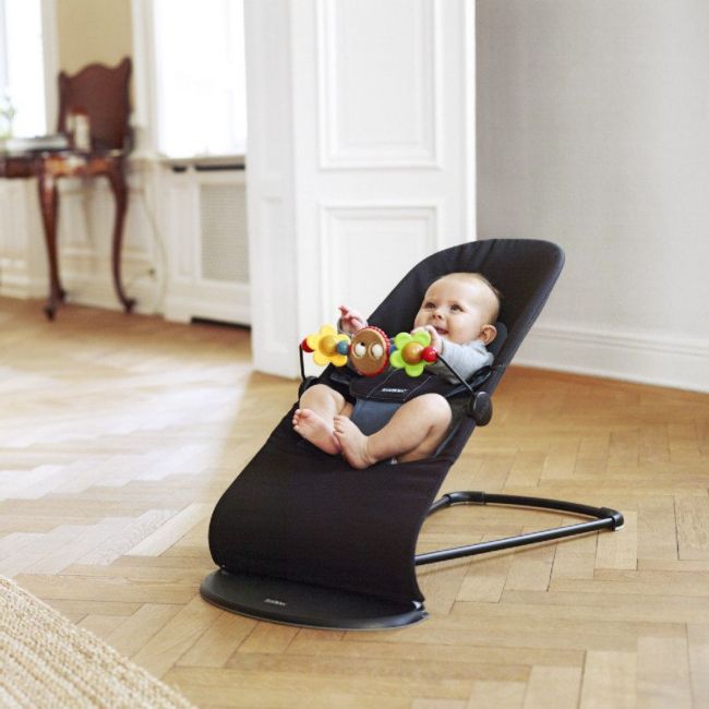Wippe Balance Soft Schwarz/Grau + Holzspielzeug Freche Augen